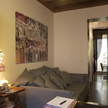 Laura Apartmán