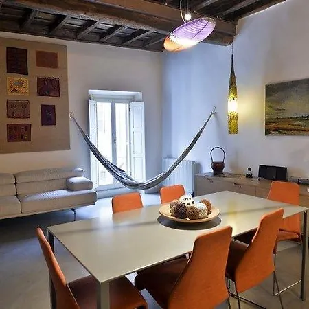Laura Apartmán *